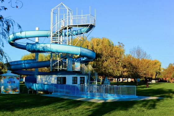 Dobra cena. Wypoczynek na świeżym powietrzu Aqua Water Park Design Ride dla dzieci Sprzęt do zabawy Szklanowcowy tobogan wodny w Internecie