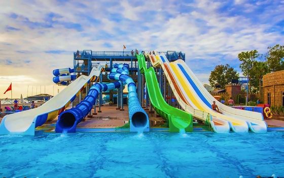 Dobra cena. OEM Aqua Park Wodny Dzieci Gry Sport Podjażdżki Rozrywka Spiralny basen Slides w Internecie