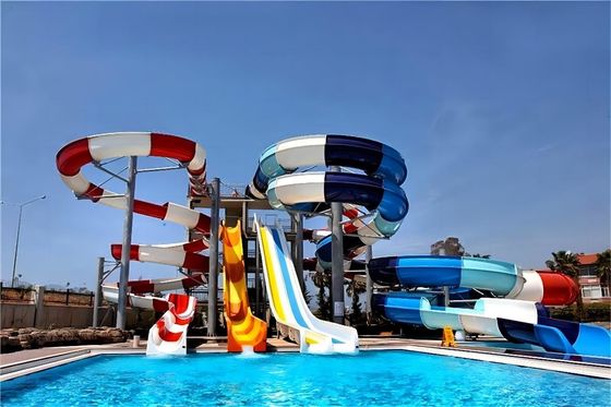 Wodny zjeżdżalnik dla dzieci Aqua Playground Wodny zjeżdżalnik dla parku rozrywki 18.5Kw