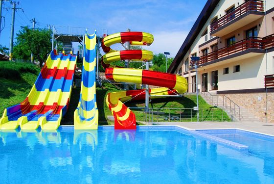 OEM Komercyjny park rozrywki wodnej Ride Fiberglass Tube Spiral Slide Set Na sprzedaż