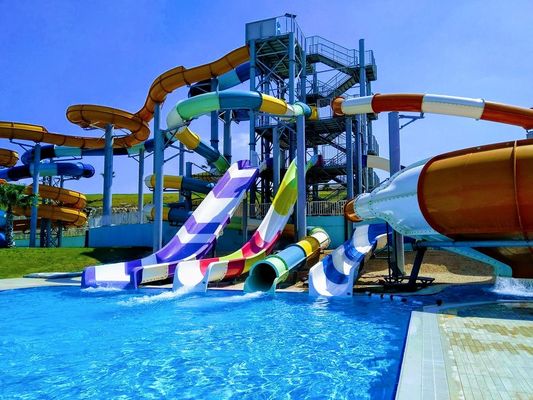 Mini park wodny wyposażenie basenu wodnego ze spiralnymi zjeżdżalniami