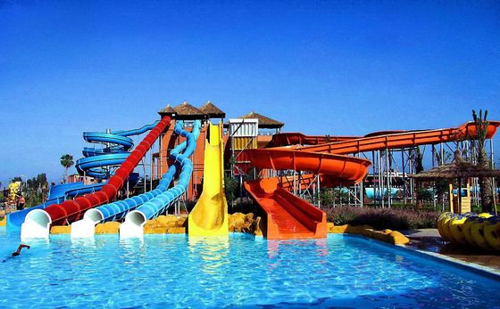 OEM Wodny park rozrywki zewnętrzny Duże wyposażenie Slizgacze z włókna szklanych do basenu